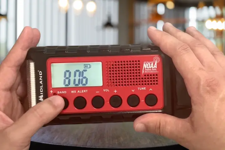 Reviewing Midland ER310 E+READY Emergency Radio