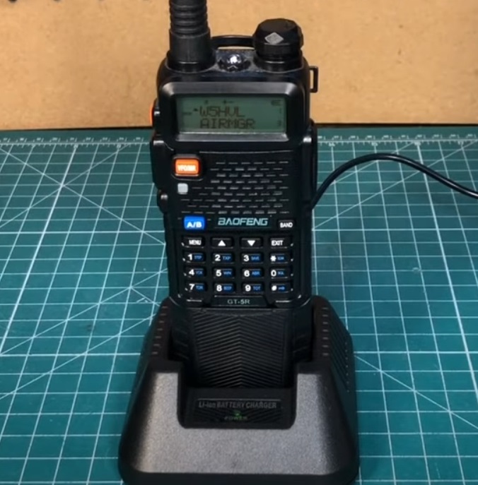 CHARING DOCK of Baofeng UV-5R Ham Radio